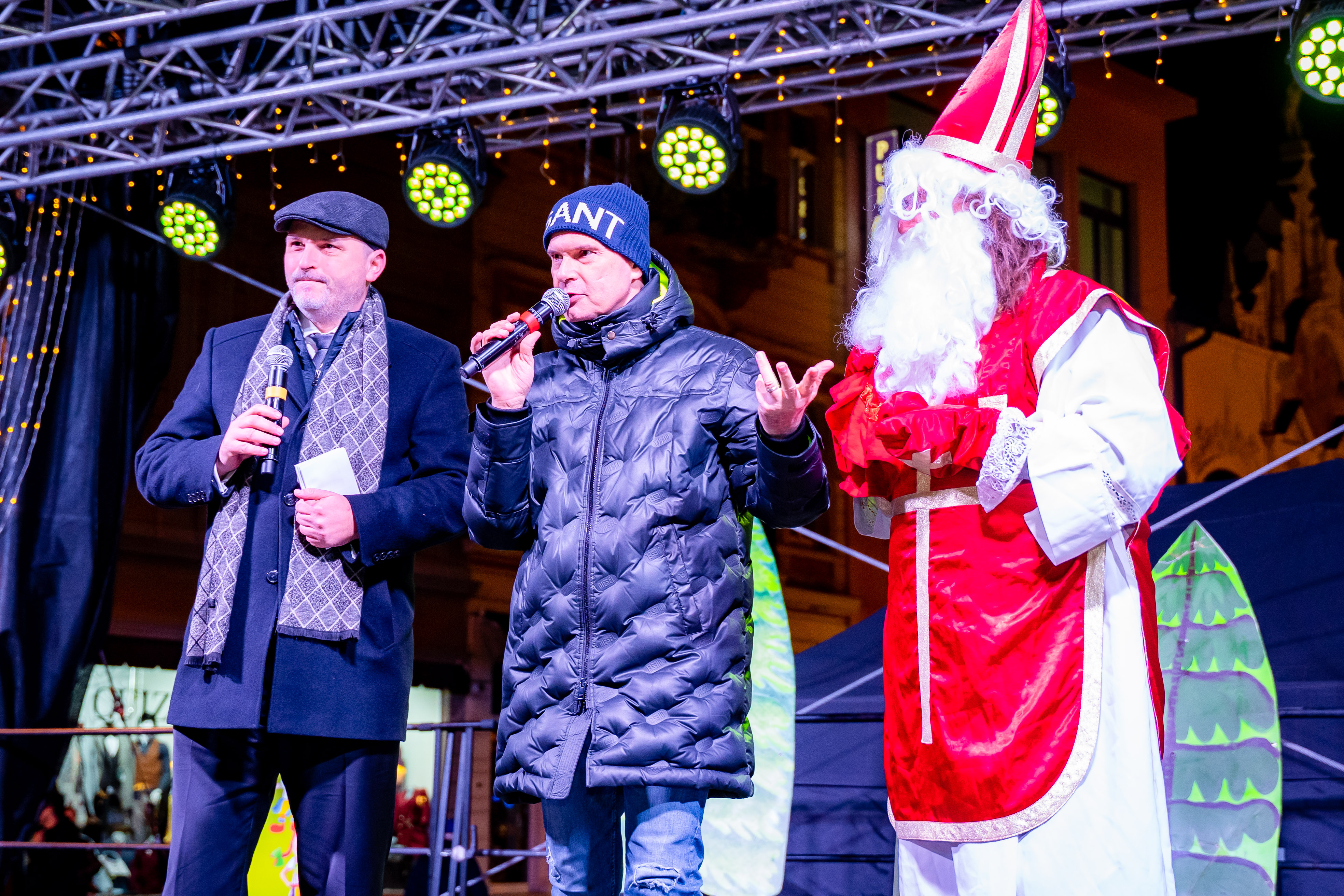 Kosicke rozpravkove Vianoce - Mikulas na Hlavnej-23